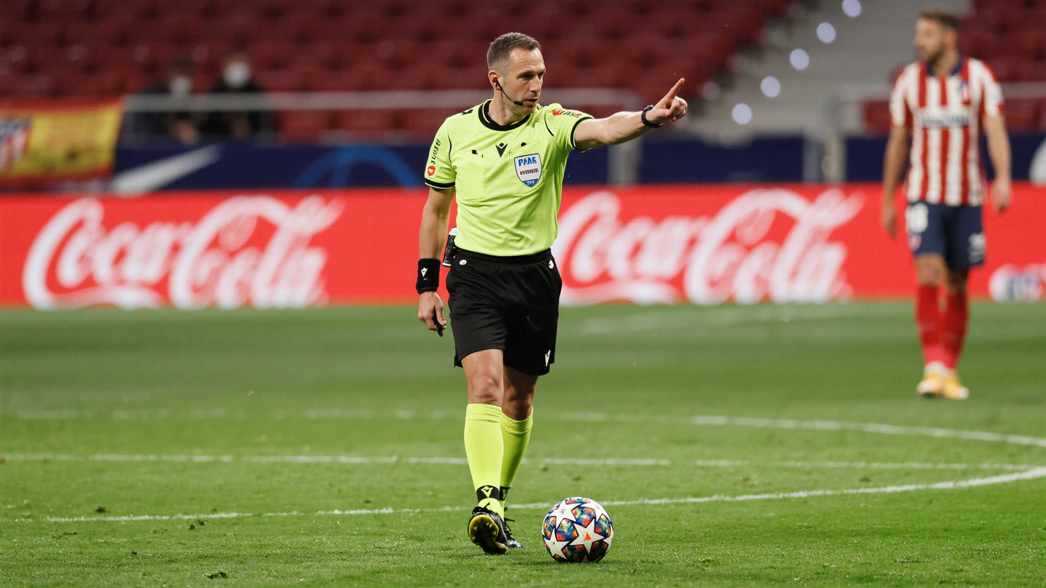 阿斯:裁判确认执法欧冠决赛 巴黎对阵马竞 马竞曾三遭不利 揭示争议: 裁判历史与表现
在任何一场顶级赛事中